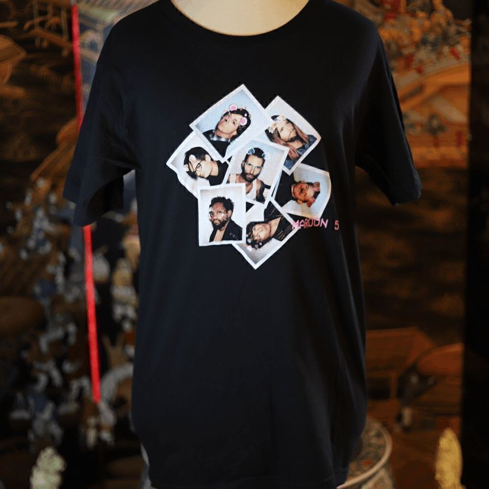 Large Maroon 5 Red Pill Blues 2017 Tour Tee